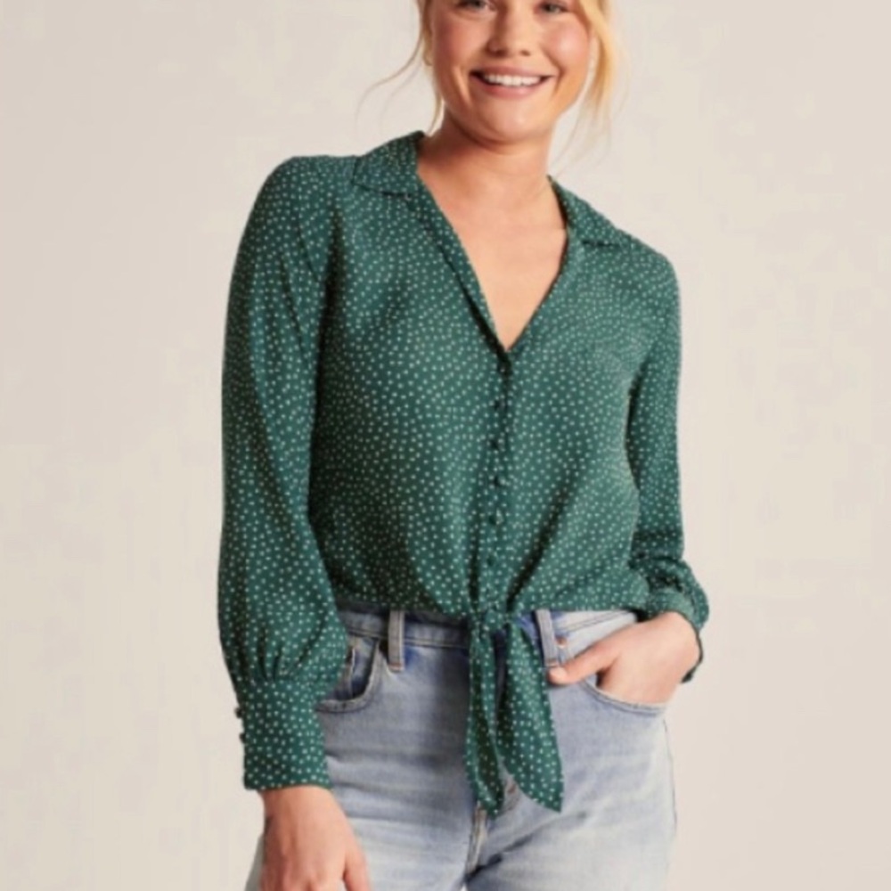 Abercrombie & Fitch Tie-Front Button Up Blouse